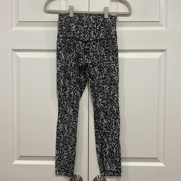 lululemon Align Pant 25” in Urban Block Ice Grey Black Womens Size 6 - Picture 3 of 5